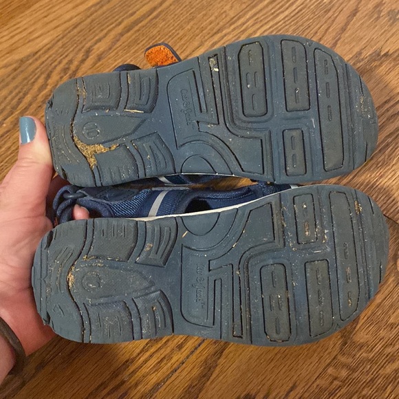 💥3/$25💥 Cat&Jack velcro sandals - Picture 3 of 3